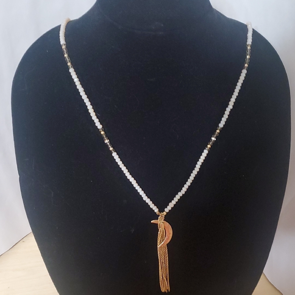 White and Gold Feather Pendant Necklace